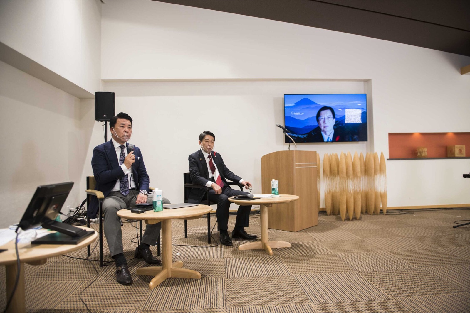 高橋政司が、福岡県知事、静岡県知事と共に「第8回 宗像国際環境会議」に登壇